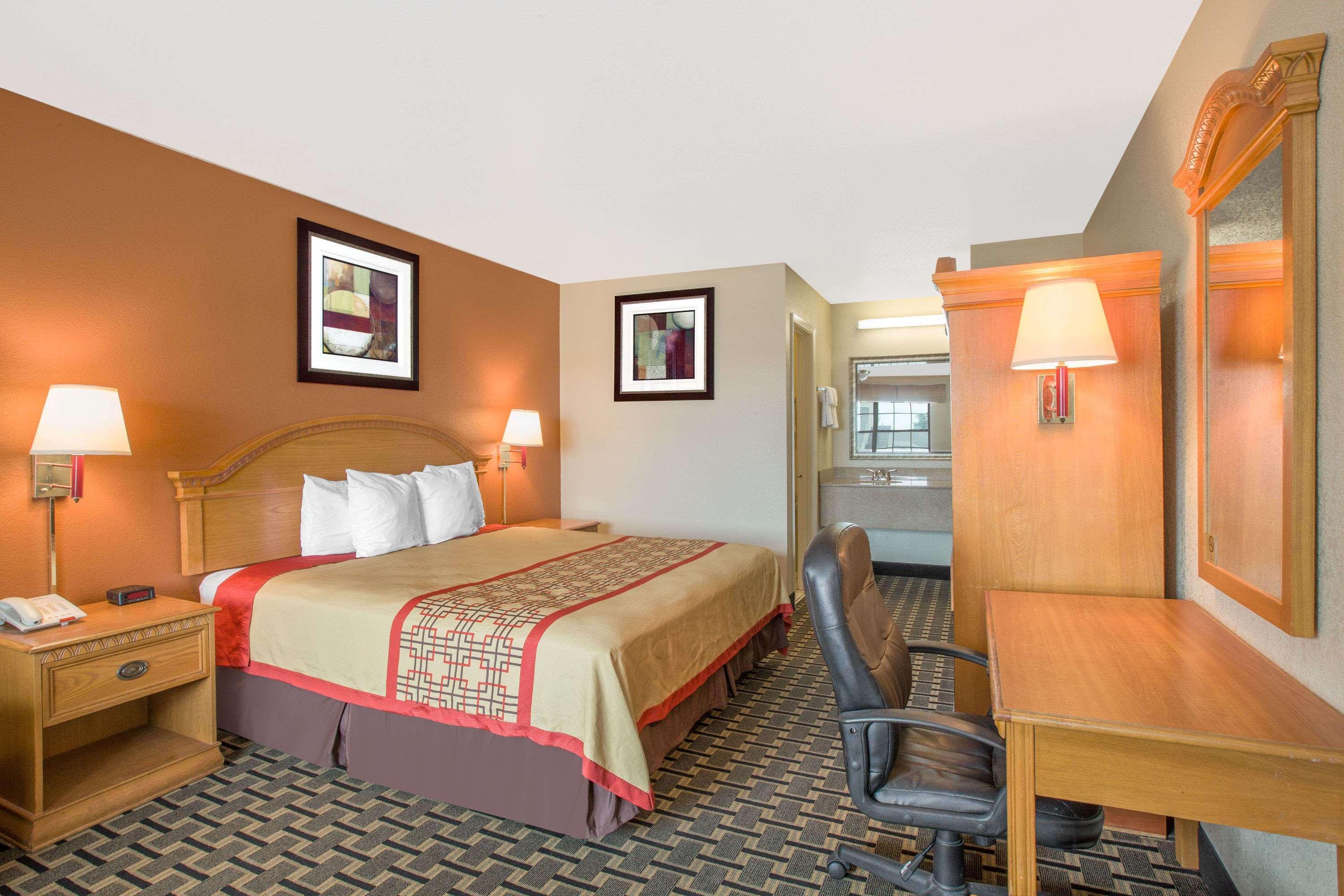 Days By Wyndham Monroe, Louisiana Motel 2*