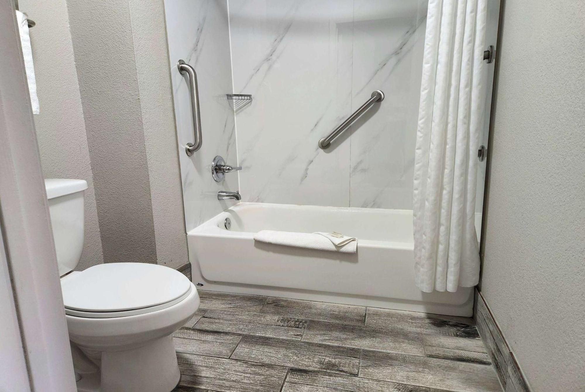 Days By Wyndham Monroe, Louisiana Motel 2*